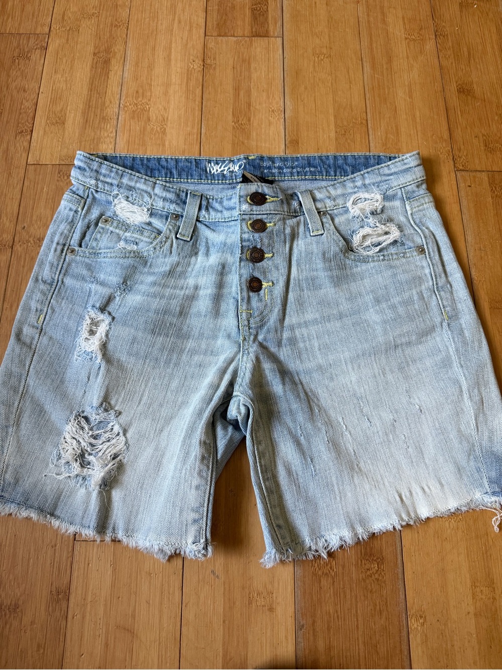 Mossimo Denim Boyfriend Shorts Size 4 / 27 Waist Button Fly Stretch Light Wash